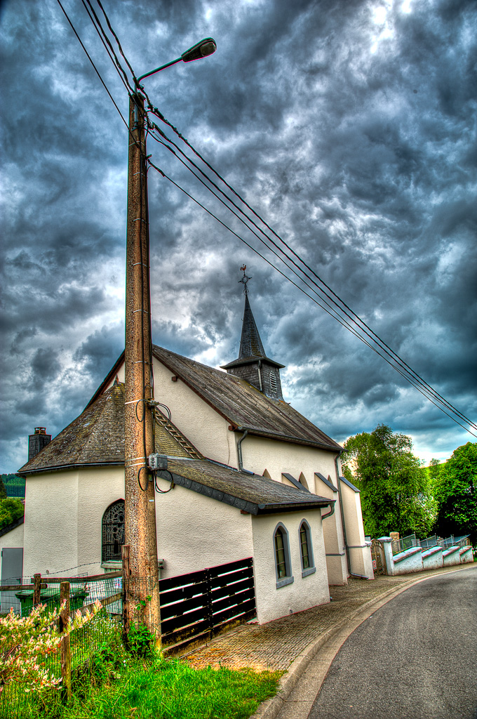 Kerk op het platte land.