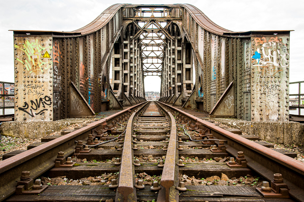 Spoorbrug.